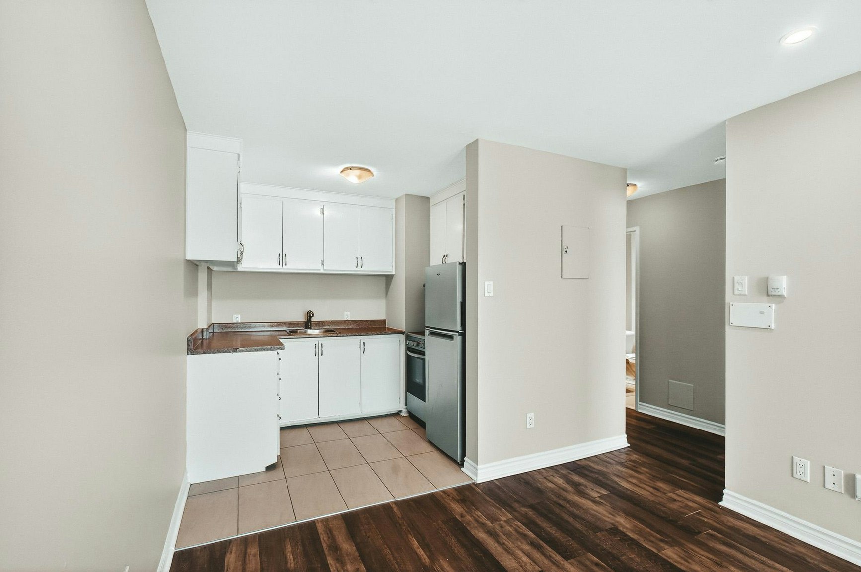 608 - 1111-1111 Mistral Rue, Montréal, QC, H2P 2X6 - 3