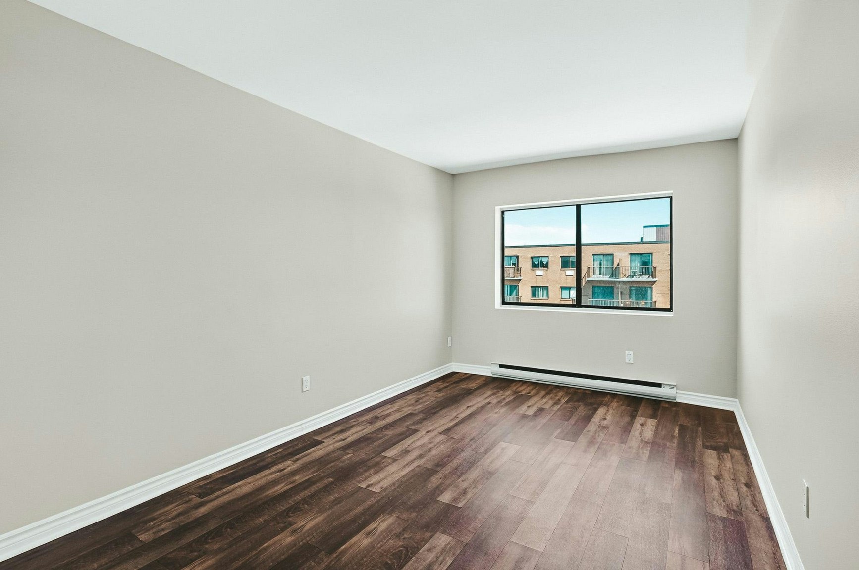 608 - 1111-1111 Mistral Rue, Montréal, QC, H2P 2X6 - 5