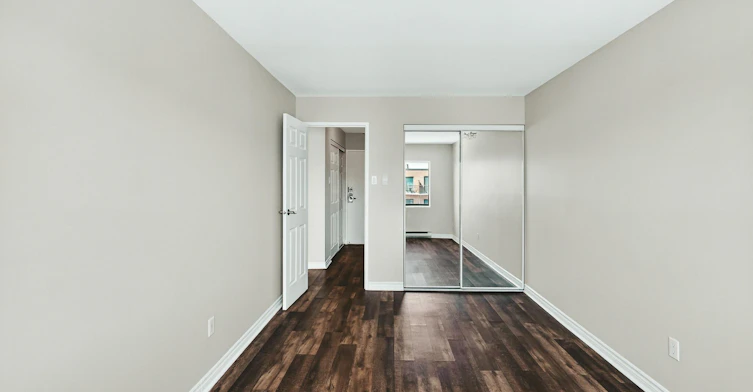 608 - 1111-1111 Mistral Rue, Montréal, QC, H2P 2X6 - 2