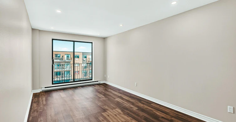 608 - 1111-1111 Mistral Rue, Montréal, QC, H2P 2X6 - 9