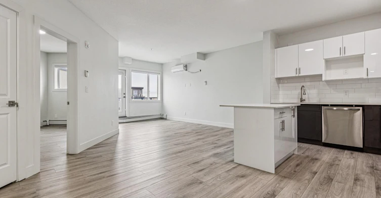 823 Daniels Way Southwest, Edmonton, AB, T6W 4T7