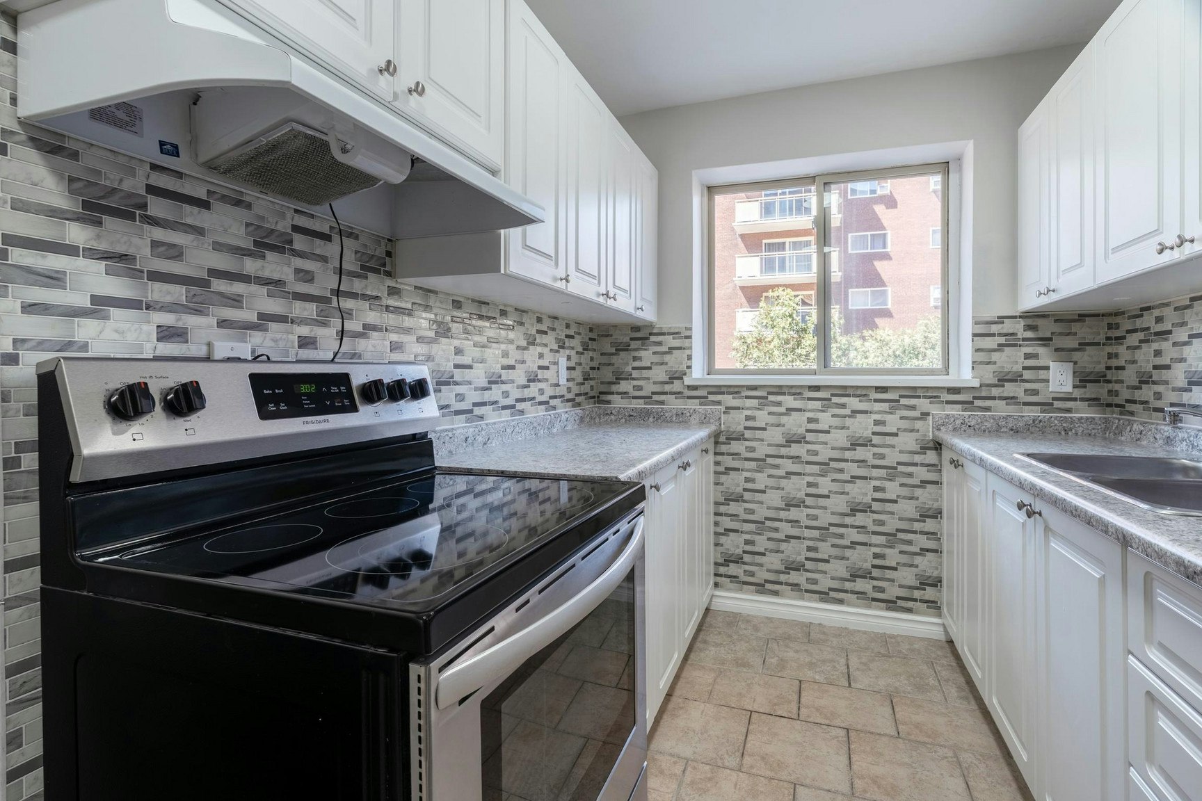 702-45 Charlton Avenue West, Hamilton, ON, L8P 2C2 - 3