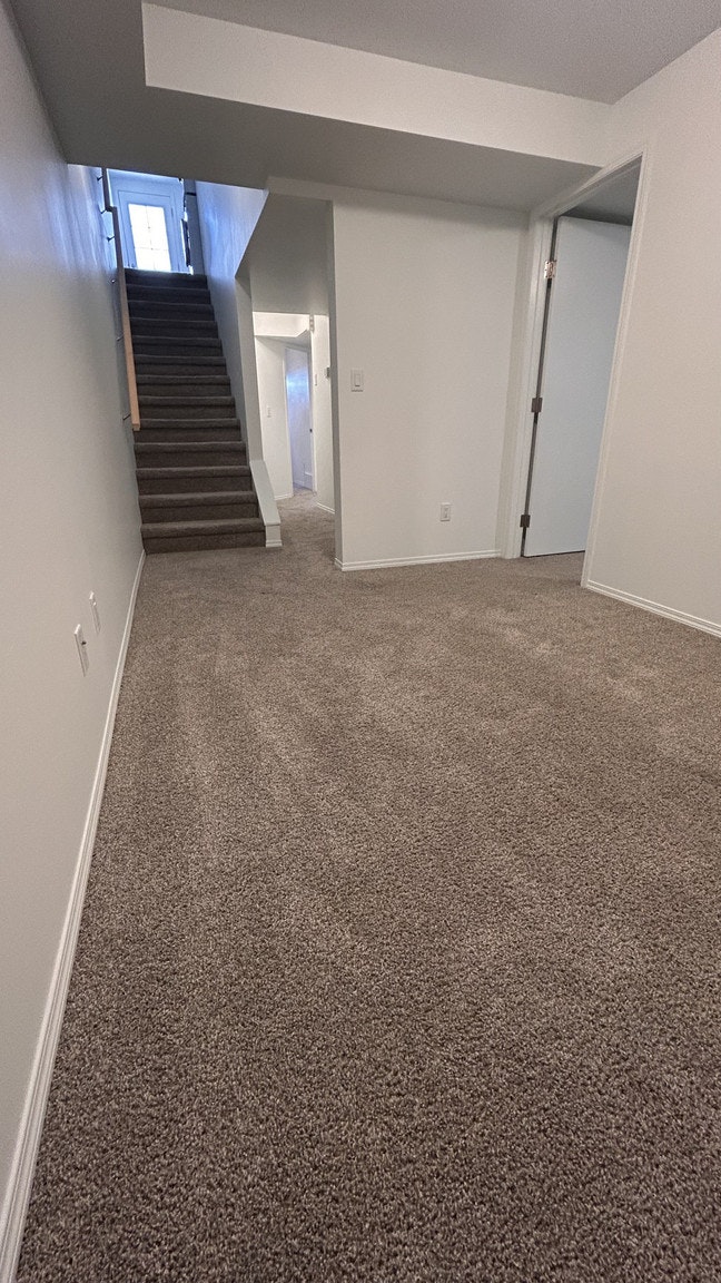 12420 76 Street Northwest, Edmonton, AB, T5B 2E7 - 11