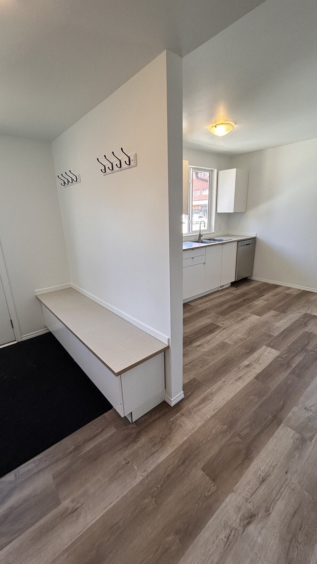12420 76 Street Northwest, Edmonton, AB, T5B 2E7 - 5