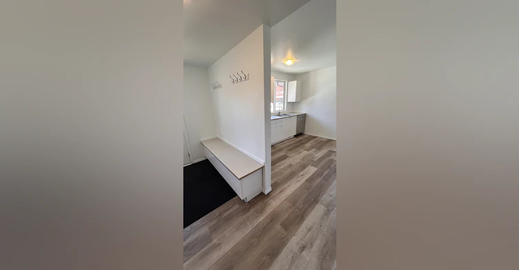 12420 76 Street Northwest, Edmonton, AB, T5B 2E7 - 5
