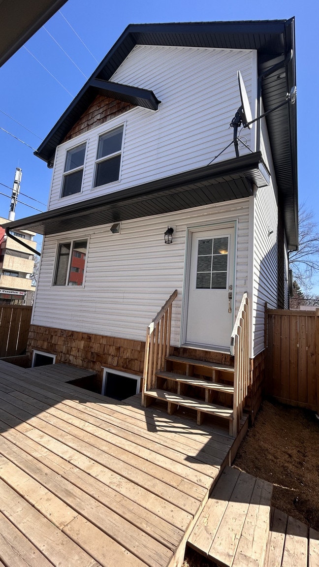 12420 76 Street Northwest, Edmonton, AB, T5B 2E7