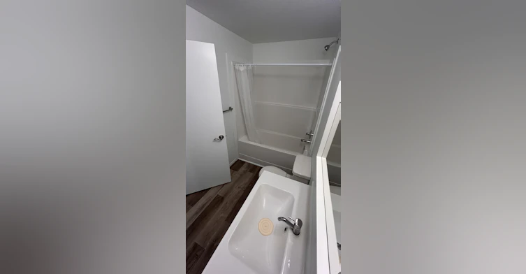 12420 76 Street Northwest, Edmonton, AB, T5B 2E7 - 17