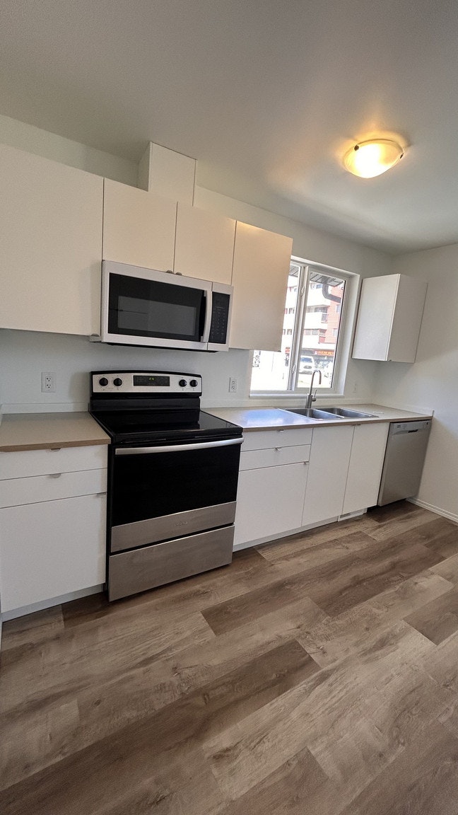 12420 76 Street Northwest, Edmonton, AB, T5B 2E7 - 6