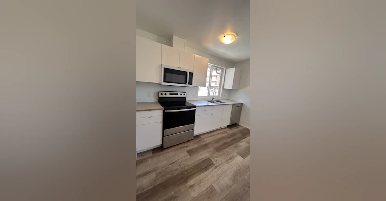 12420 76 Street Northwest, Edmonton, AB, T5B 2E7 - 6