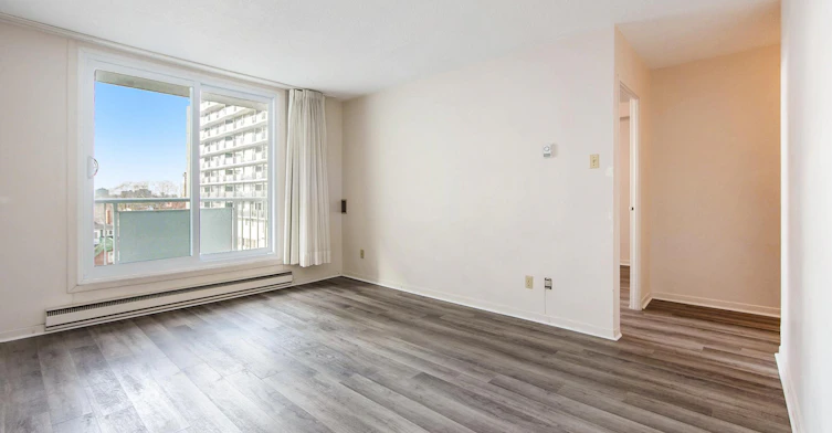 163 Maclaren Street, Ottawa, ON, K2P 0K8