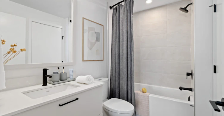 206-325 Royal Common, Colwood, BC, V9C 0L8 - 5