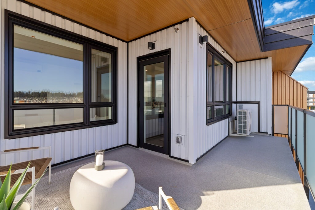 322-325 Royal Common, Colwood, BC, V9C 0L8 - 9