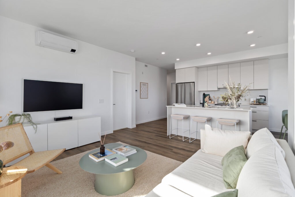 322-325 Royal Common, Colwood, BC, V9C 0L8 - 19