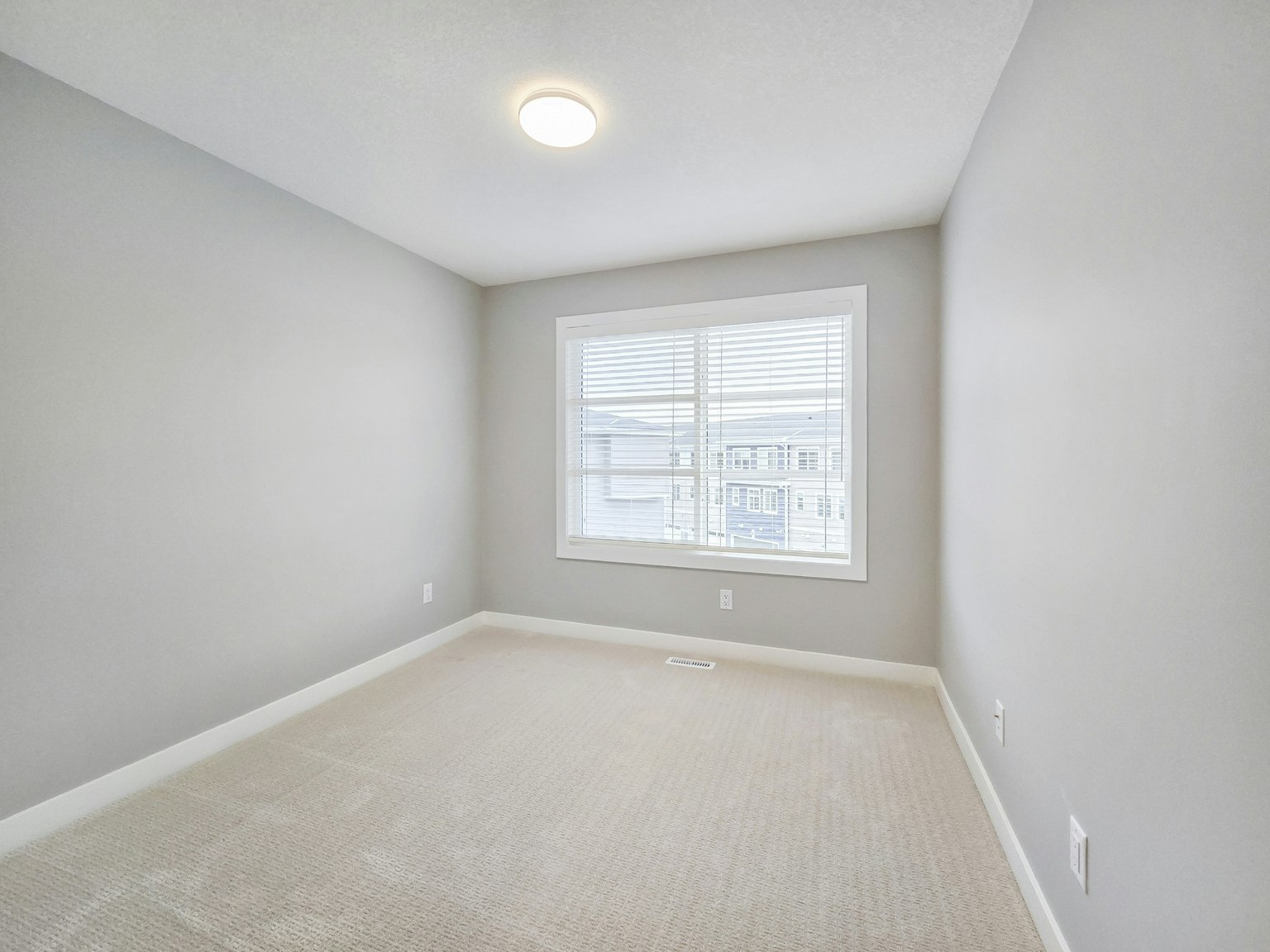 141 Prince Courtunit, Rural Rocky View County, AB, T1X 3J3 - 13