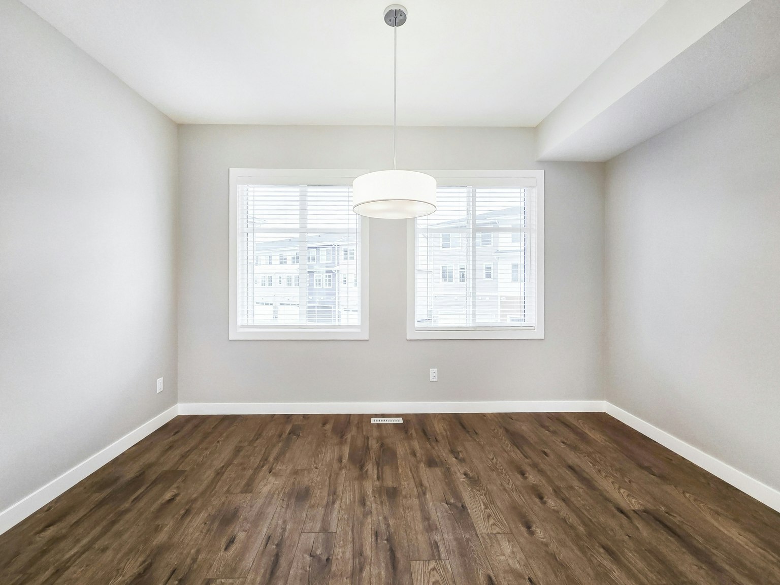 141 Prince Courtunit, Rural Rocky View County, AB, T1X 3J3 - 11