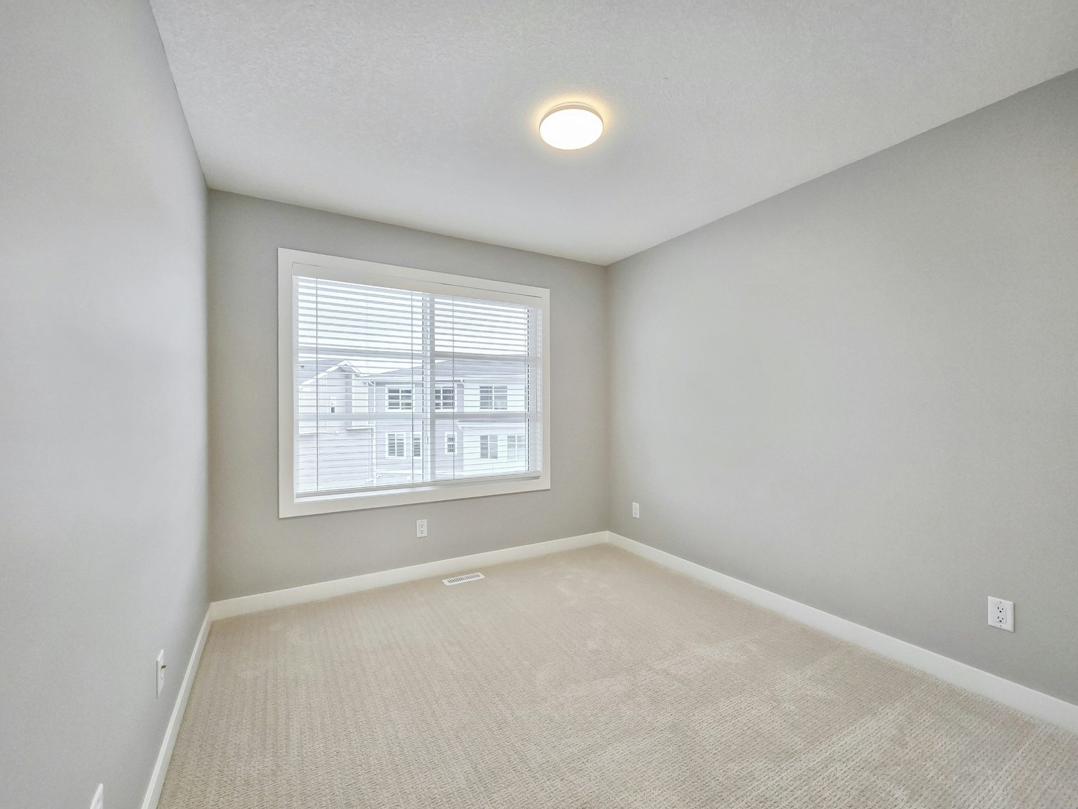 141 Prince Courtunit, Rural Rocky View County, AB, T1X 3J3 - 16