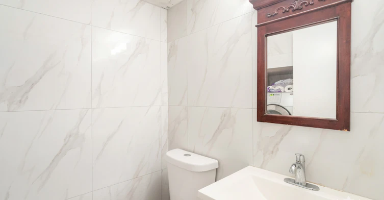 2-9976 149 Street, Surrey, BC, V3R 7W7 - 9
