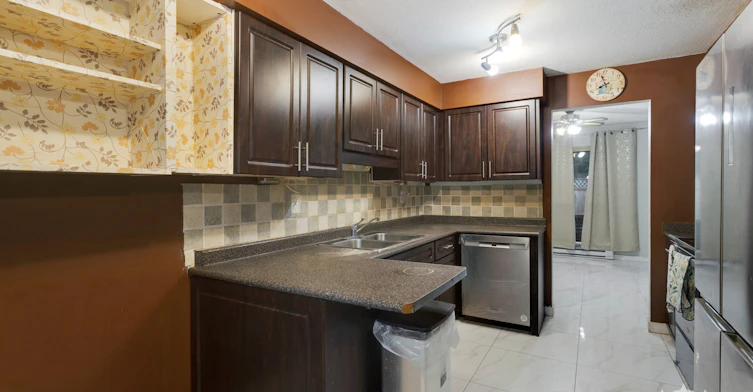 2-9976 149 Street, Surrey, BC, V3R 7W7 - 7