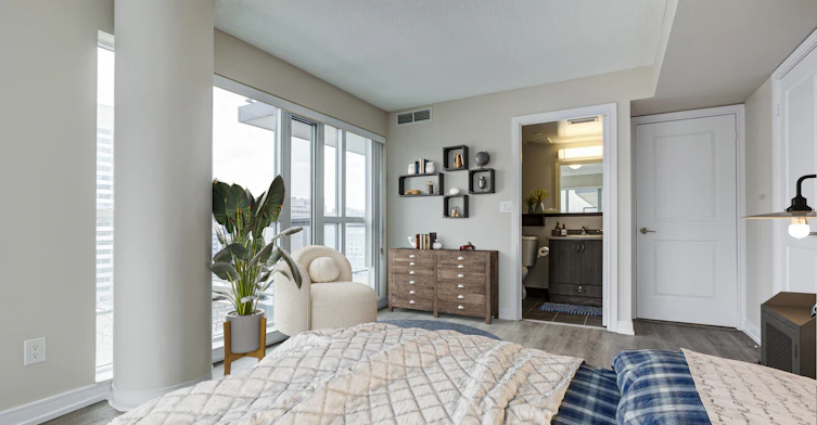 0811-570 Bay Street, Toronto, ON, M5G 0B2 - 14