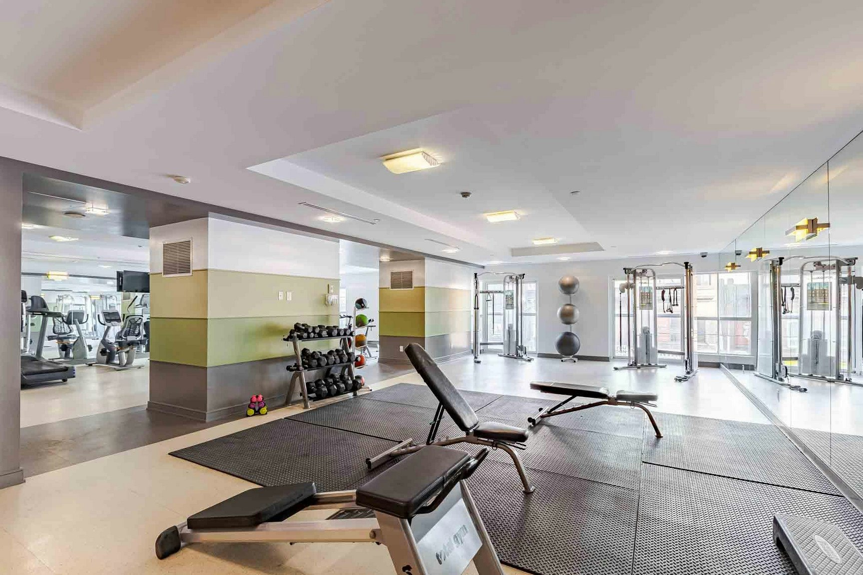 0811-570 Bay Street, Toronto, ON, M5G 0B2 - 23