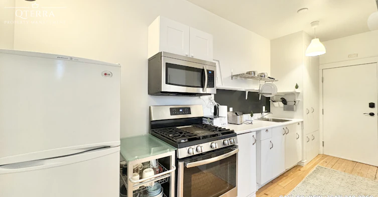 2-208 Clarence Street, Ottawa, ON, K1N 5R1 - 2