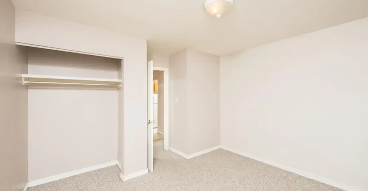 10825 113 Street, Edmonton, AB, T5H 3J1 - 11