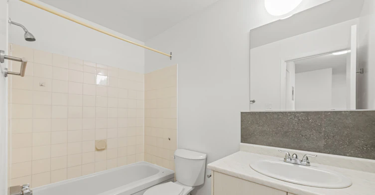 10825 113 Street, Edmonton, AB, T5H 3J1 - 8