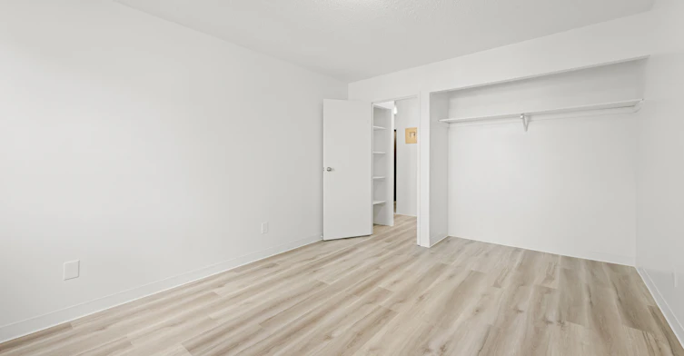 10825 113 Street, Edmonton, AB, T5H 3J1 - 3