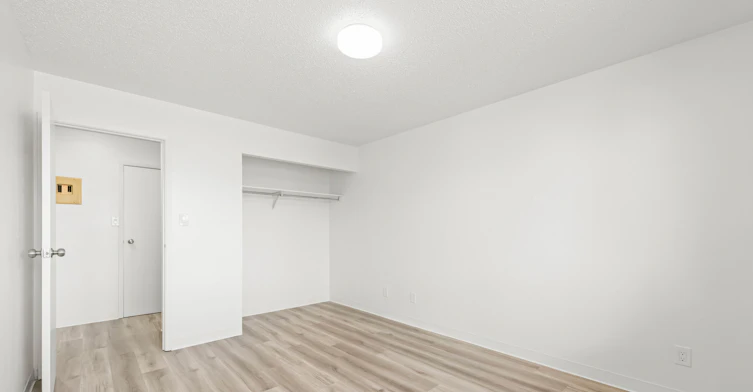 10825 113 Street, Edmonton, AB, T5H 3J1 - 9