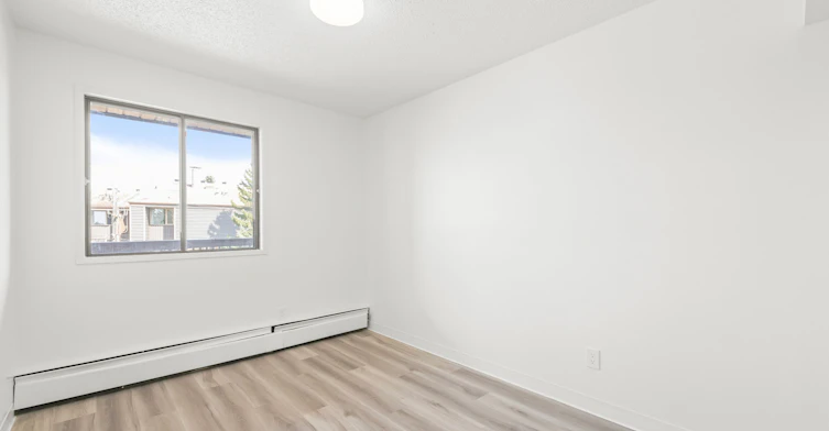 10825 113 Street, Edmonton, AB, T5H 3J1 - 10