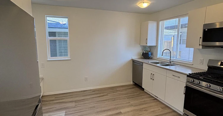 Bsmt-11827 47 Street Northwest, Edmonton, AB, T5W 2W7 - 4