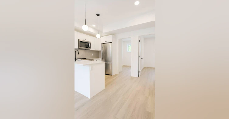 11732 University Avenue, Edmonton, AB, T6G 1Z5