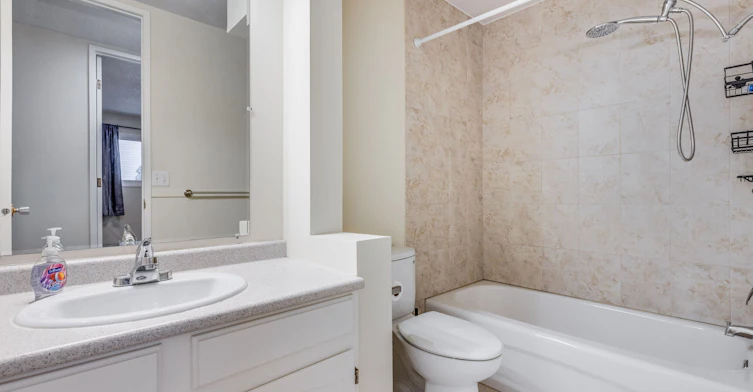 Upper-63 Woodglen Close Southwest, Calgary, AB, T2W 4M9 - 13