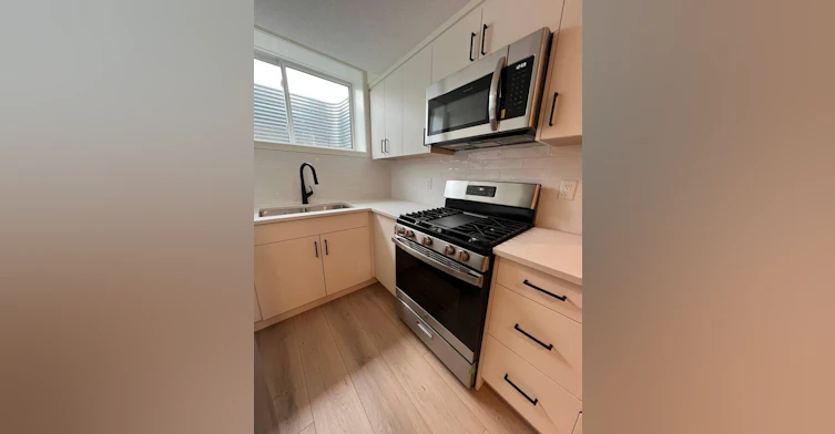 1-10504 151 Street Northwest, Edmonton, AB, T5P 1V3 - 8