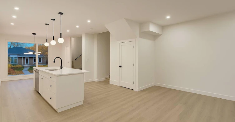 1-8902 154 Street, Edmonton, AB, T5R 1S8 - 2