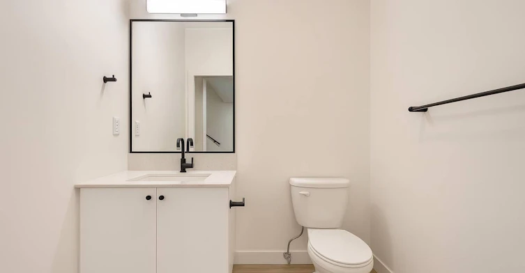 1-8902 154 Street, Edmonton, AB, T5R 1S8 - 4