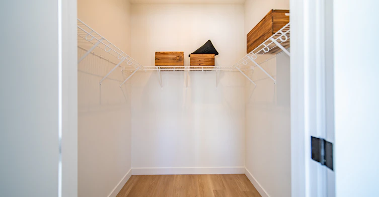 Bowness Peaks 3 Bed 2.5 Bath Townhome-6420 Bowwood Drive Northwest, Calgary, AB, T3B 2G6 - 14