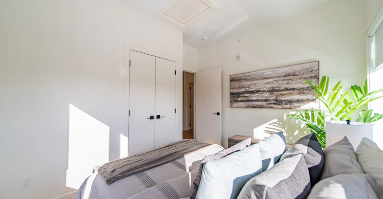 Bowness Peaks 3 Bed 2.5 Bath Townhome-6420 Bowwood Drive Northwest, Calgary, AB, T3B 2G6 - 16