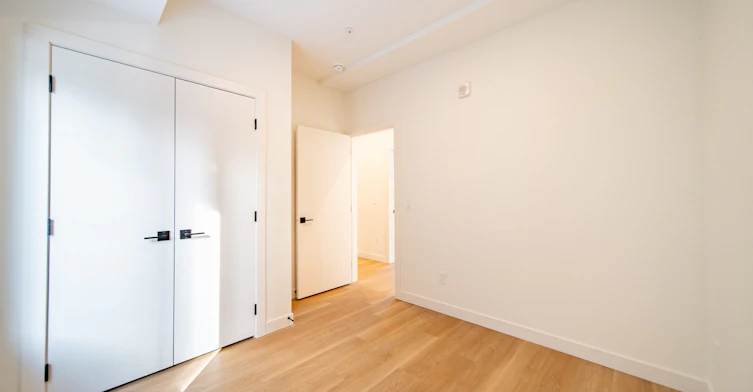 Bowness Peaks 3 Bed 2 Bath Townhome -6420 Bowwood Drive Northwest, Calgary, AB, T3B 2G6 - 19