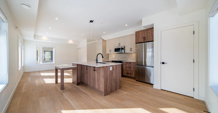 Bowness Peaks 3 Bed 2 Bath Townhome -6420 Bowwood Drive Northwest, Calgary, AB, T3B 2G6 - 3