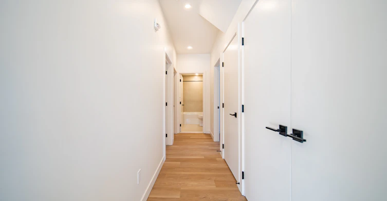 Bowness Peaks 3 Bed 2 Bath Townhome -6420 Bowwood Drive Northwest, Calgary, AB, T3B 2G6 - 11
