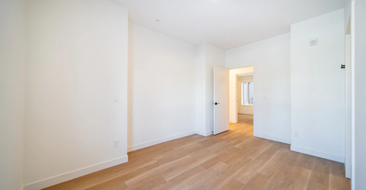 Bowness Peaks 3 Bed 2 Bath Townhome -6420 Bowwood Drive Northwest, Calgary, AB, T3B 2G6 - 14