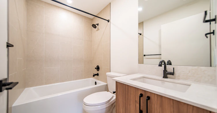 Bowness Peaks 3 Bed 2 Bath Townhome -6420 Bowwood Drive Northwest, Calgary, AB, T3B 2G6 - 22