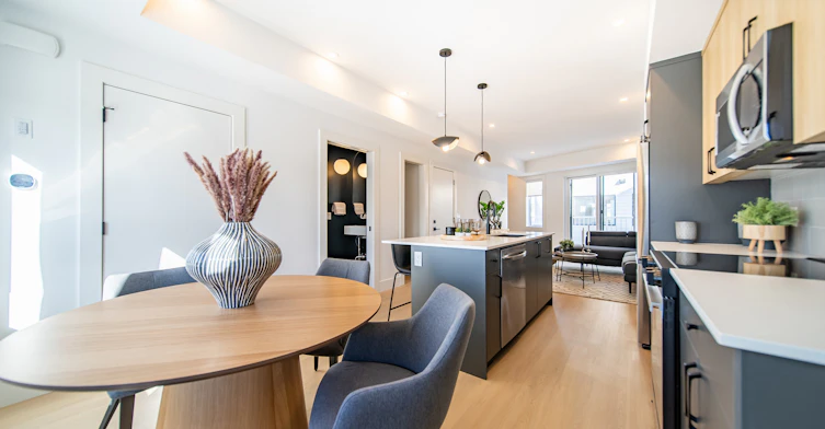 Bowwood Block 2 Bed 2.5 Bath Townhome -6420 Bowwood Drive Northwest, Calgary, AB, T3B 2G6 - 3