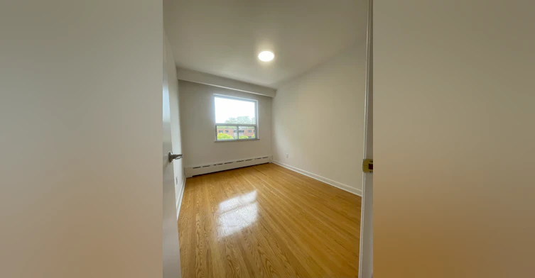 3950 Lawrence Avenue East, Toronto, ON, M1G 1R8 - 4