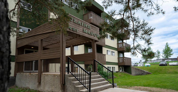 421 Ross Haven Drive, Fort Mcmurray, AB, T9H 3P3 - 2