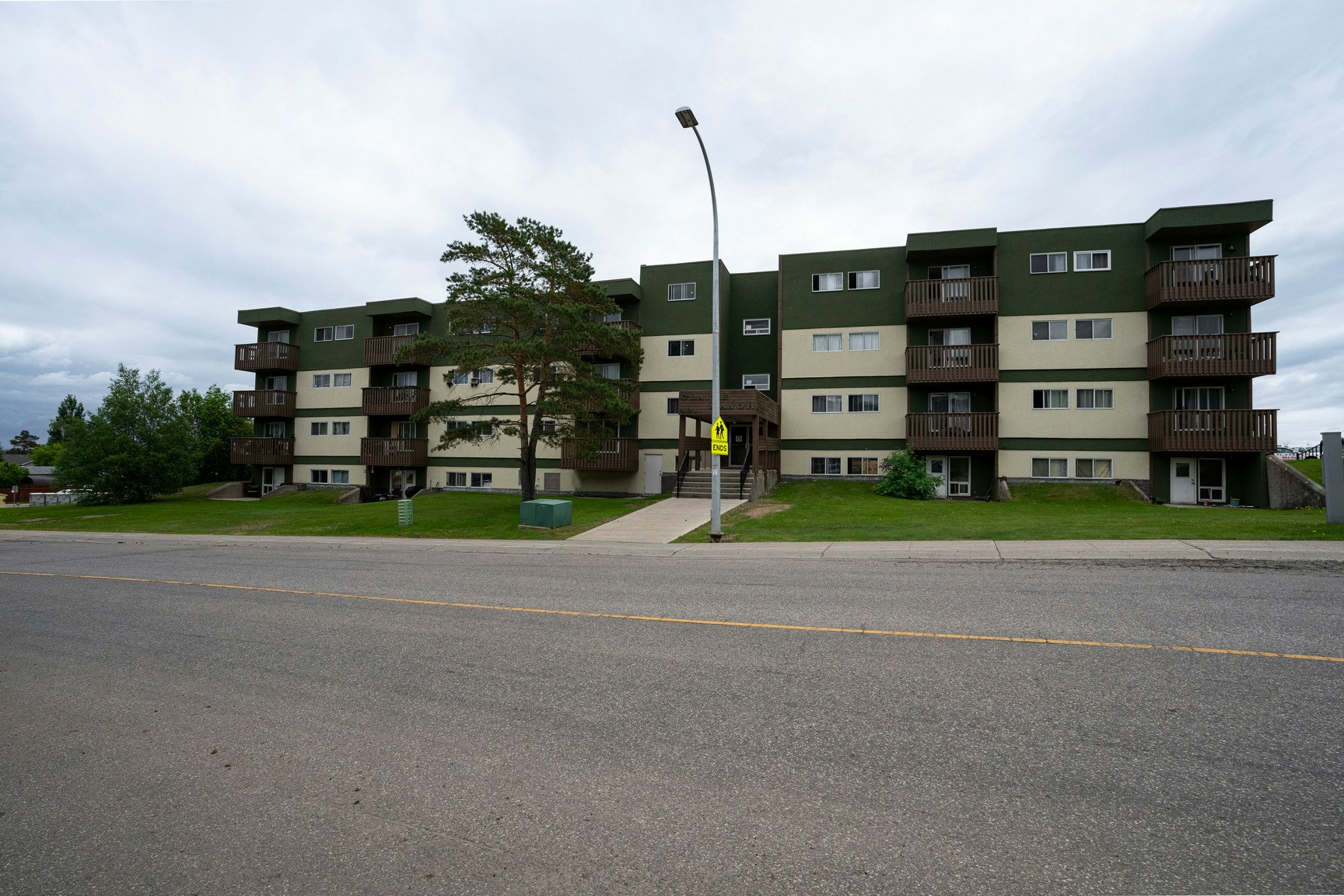 421 Ross Haven Drive, Fort Mcmurray, AB, T9H 3P3 - 3