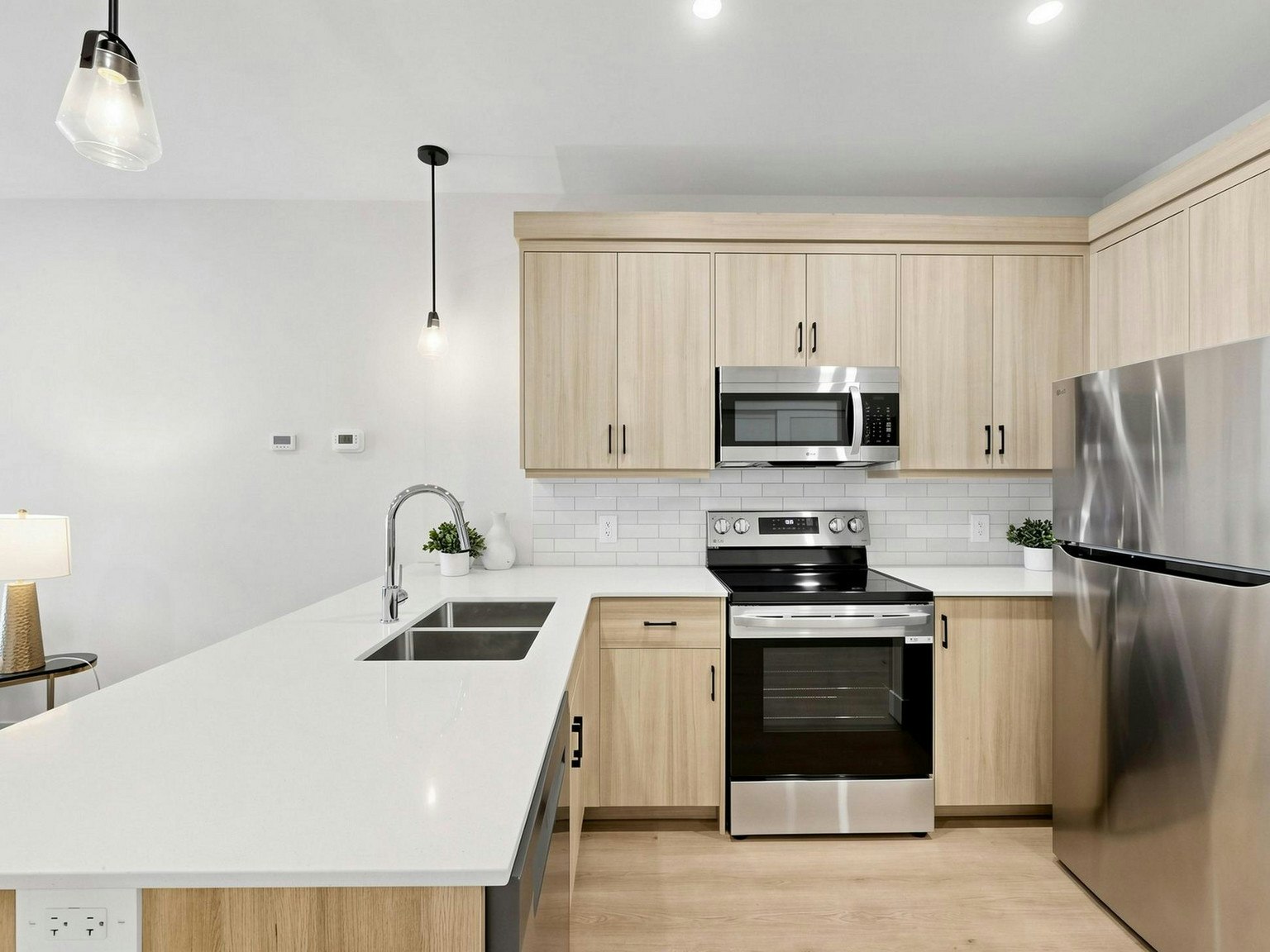 FEED-965 Twamley Street West, Listowel, ON, N4W 0M1 - 2