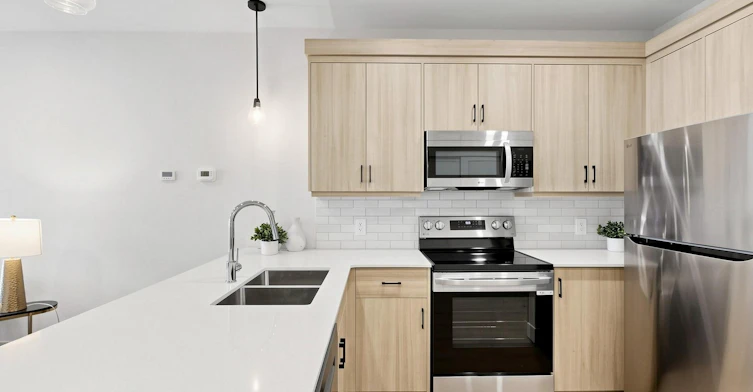 FEED-965 Twamley Street West, Listowel, ON, N4W 0M1 - 2