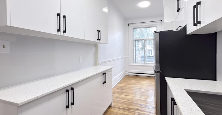 1-4688 Hutchison Rue, Montréal, QC, H2V 2R4 - 2
